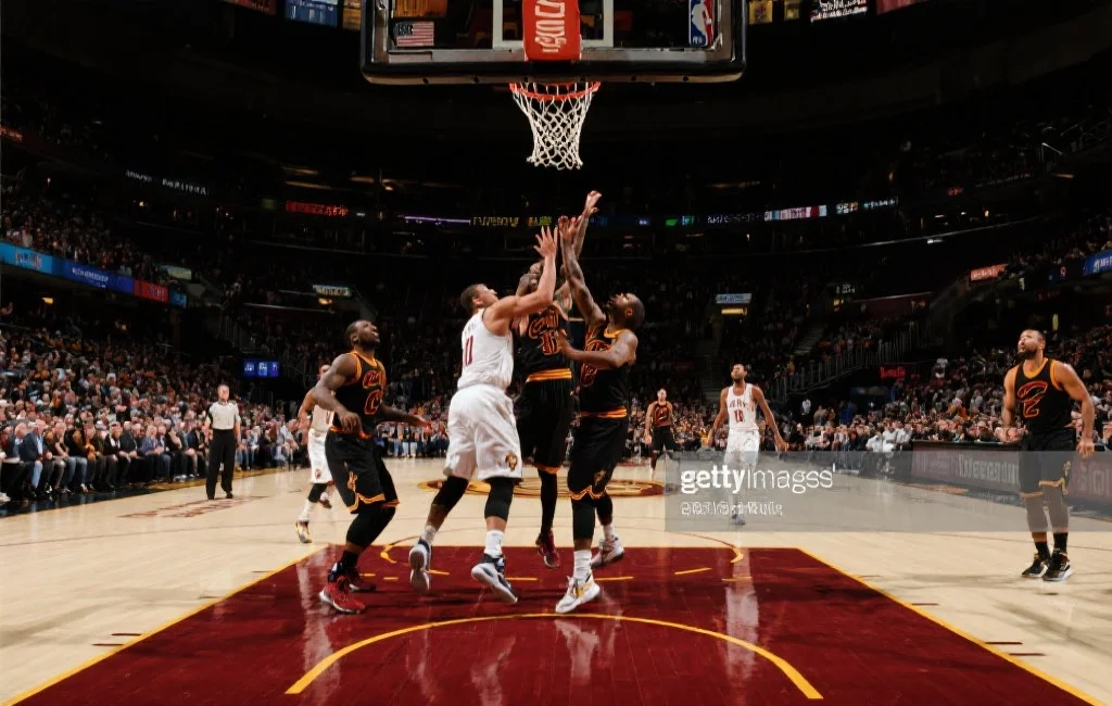 NBA季后赛战术复盘：深度解析关键系列赛的制胜策略与明星球员表现